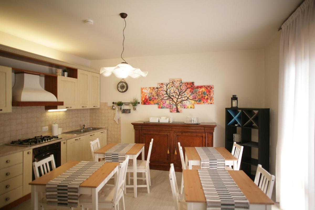 Melograno Rooms B&B Brogliano Bagian luar foto