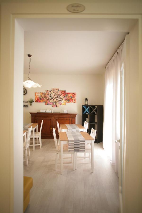 Melograno Rooms B&B Brogliano Bagian luar foto